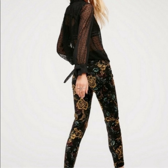Free People Lennon Funktown Velvet Skinny Jeans 🖤 - Picture 4 of 10